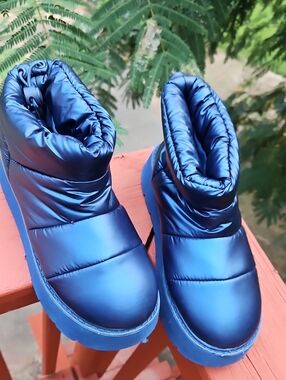 Portland Boot Company Women's Padded Ankle Winter Boots - Navy Blue Size 7